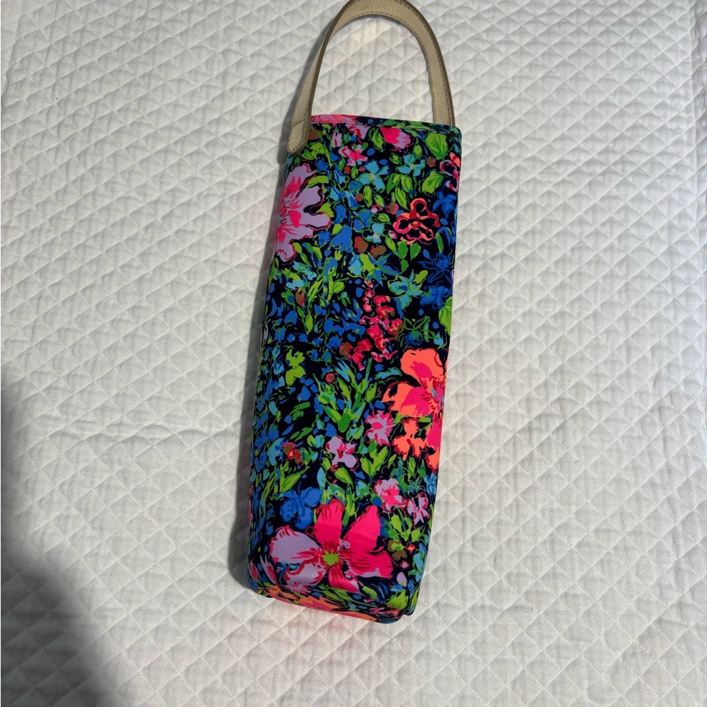 Lilly Pulitzer Vibrant Floral Neoprene Wine Bottle Carrier - Hot Pink & Blue